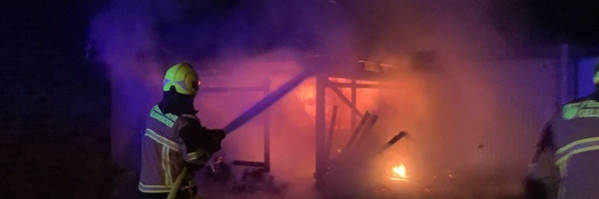 FW-GE: Vollbrand eines Carports