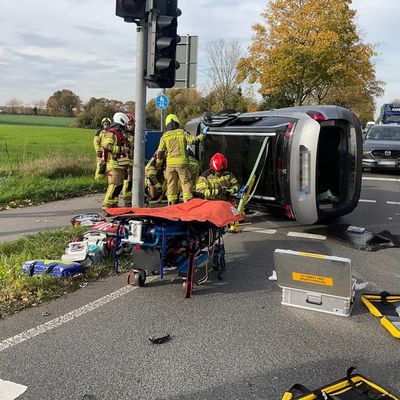 FW Alpen: Verkehrsunfall mit zwei Pkw