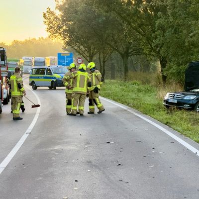 FW-OLL: Verkehrsunfall auf der Garreler Straße bei Sage - Person aus Transporter befreit