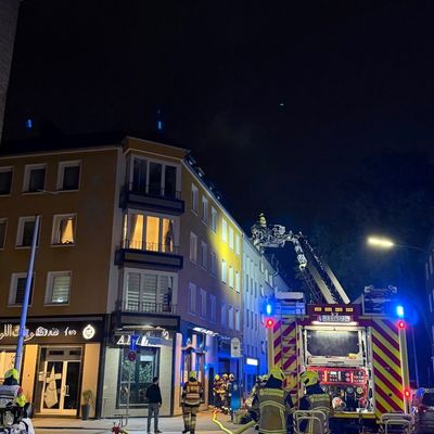 FW-GE: Kellerbrand in Wohn- und Geschäftshaus in der Altstadt