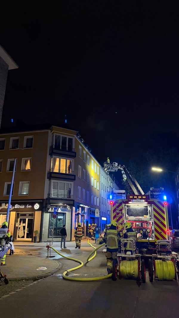 FW-GE: Kellerbrand in Wohn- und Geschäftshaus in der Altstadt