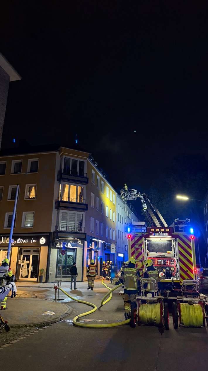FW-GE: Kellerbrand in Wohn- und Geschäftshaus in der Altstadt