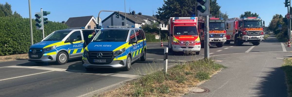 FW Dinslaken: Verkehrsunfall mit mehreren Fahrzeugen