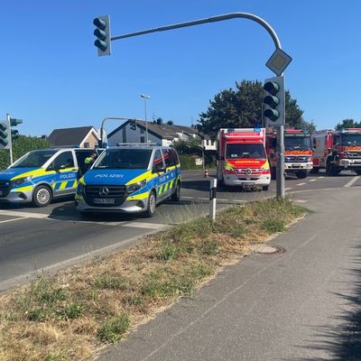 FW Dinslaken: Verkehrsunfall mit mehreren Fahrzeugen