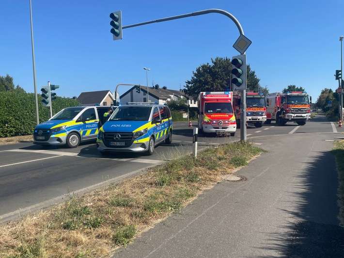 FW Dinslaken: Verkehrsunfall mit mehreren Fahrzeugen