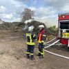 FW-ROW: Vorzeitiger Brand des Osterfeuers in Klein Meckelsen