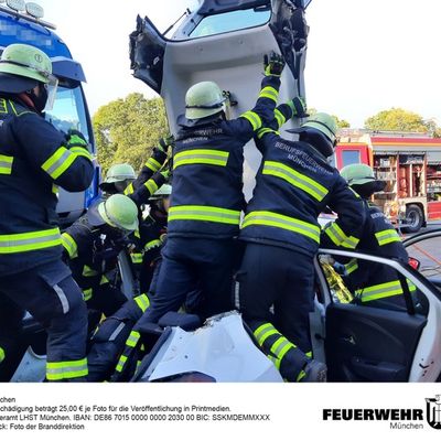FW-M: Verkehrsunfall mit technischer Rettung (Forstenried)
