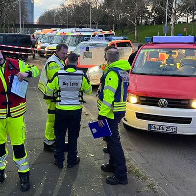 FW-BN: Rettungsdienstliche Maßnahmen bei Großversammlung in Bonner Rheinaue