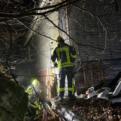 FW-EN: Zwei parallele Brandeinsätze für die Feuerwehr Schwelm