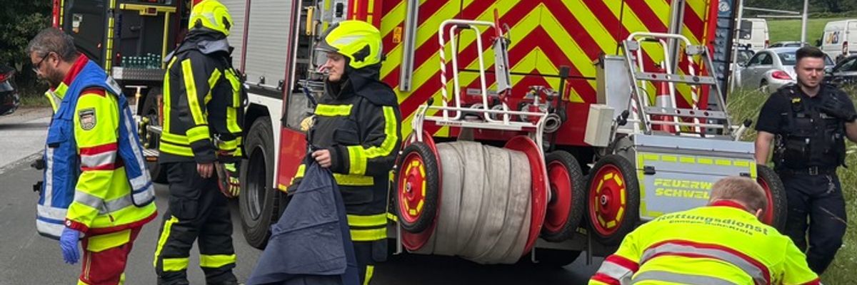 FW-EN: Schwerer Verkehrsunfall, Hattinger Str.