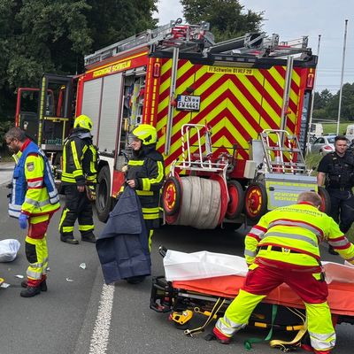 FW-EN: Schwerer Verkehrsunfall, Hattinger Str.