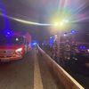 FW-E: Massenkarambolage auf der BAB 42: 19 Pkw beteiligt - Feuerwehr Essen und Bottrop im Großeinsatz