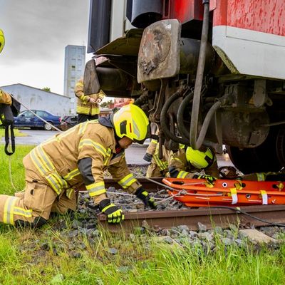 FW-OLL: Gemeinsame Übung der Feuerwehren Cloppenburg und Großenkneten - Überörtliche Unterstützungseinheit trainiert für Großschadenslagen