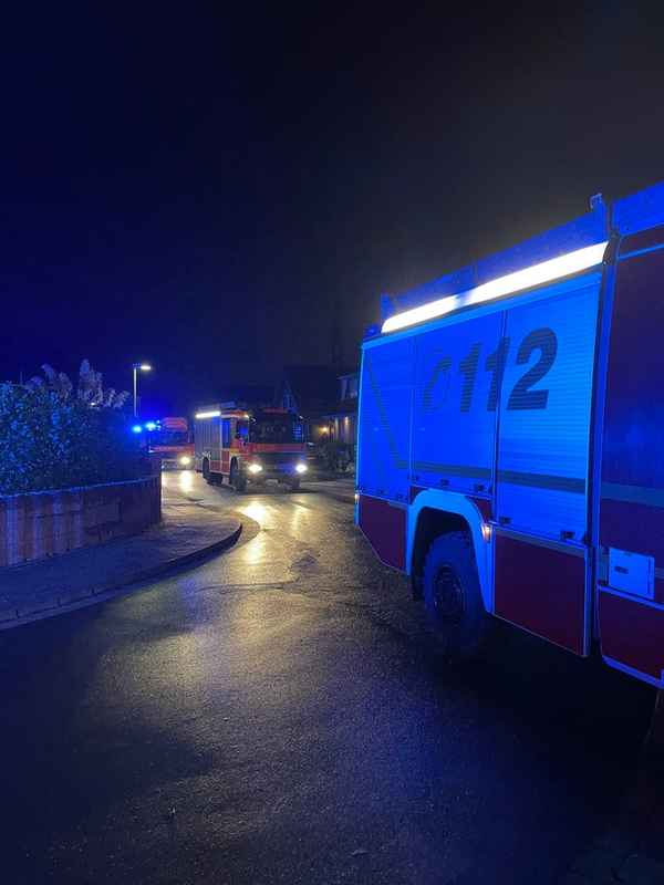 FW Dinslaken: Einsatzmeldung Feuer mit Menschenleben in Gefahr