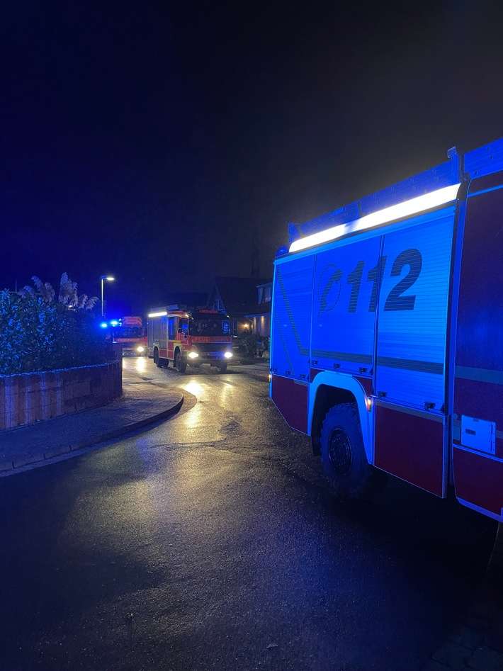 FW Dinslaken: Einsatzmeldung Feuer mit Menschenleben in Gefahr