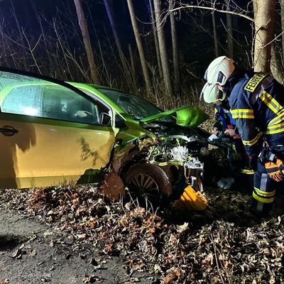 FW-EN: Schwerer Verkehrsunfall auf der Haßlinghauser Straße gefolgt von weiterem Unfall auf der Bochumer Straße