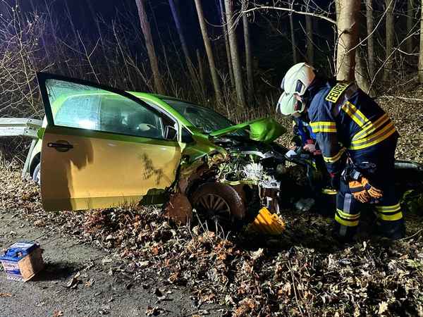 FW-EN: Schwerer Verkehrsunfall auf der Haßlinghauser Straße gefolgt von weiterem Unfall auf der Bochumer Straße