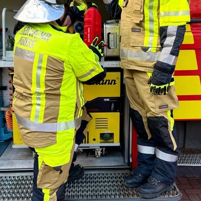 FW Hünxe: Zusätzliche Schutzkleidung für die Feuerwehr Hünxe