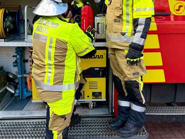 FW Hünxe: Zusätzliche Schutzkleidung für die Feuerwehr Hünxe