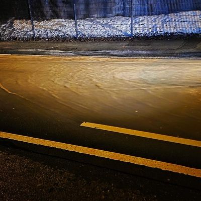 FW-EN: Wasserrohrbruch unter der Bochumer Straße