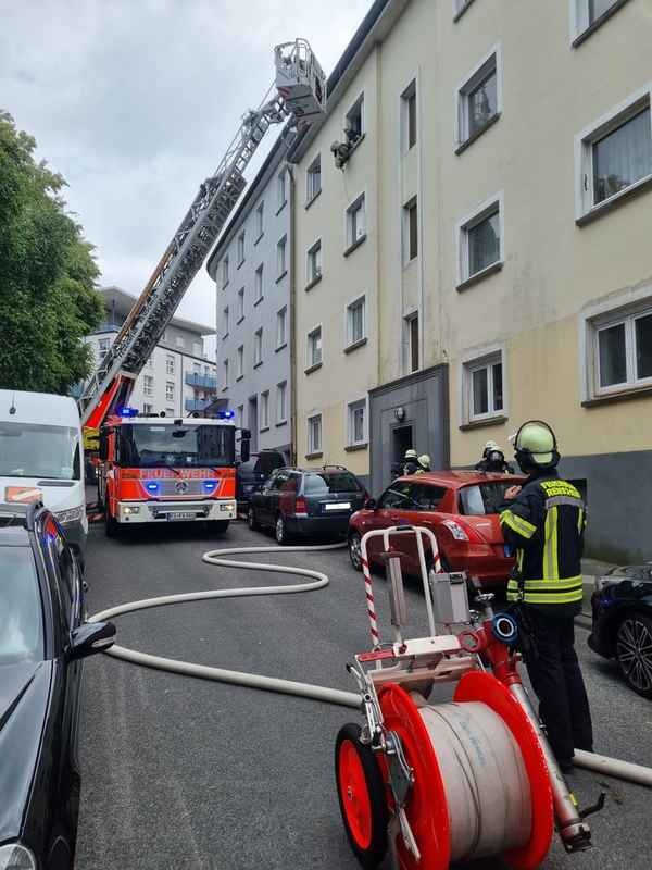 FW-RS: Zimmerbrand in der Remscheider Innenstadt