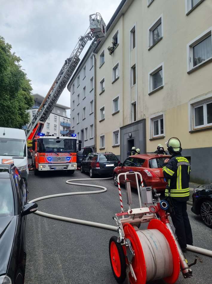 FW-RS: Zimmerbrand in der Remscheider Innenstadt