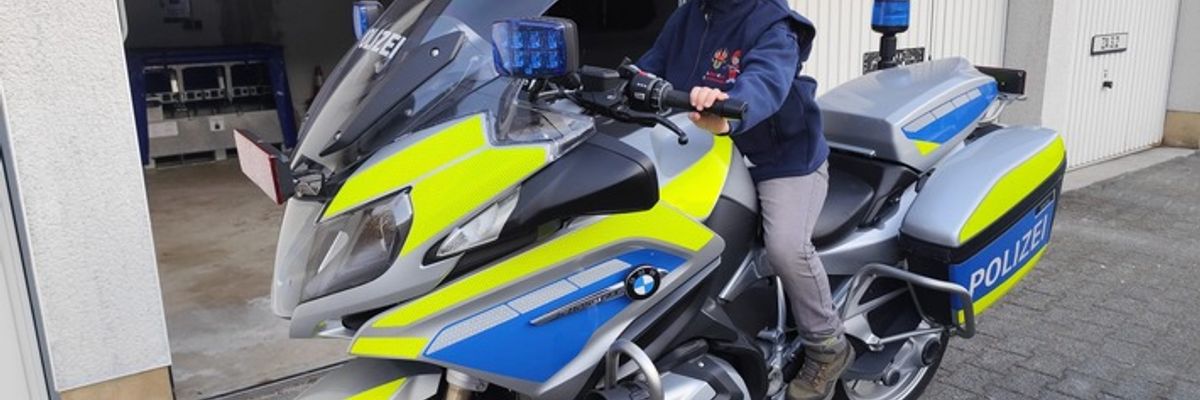 FW-OE: LöschKids aus Kirchhundem besuchen Polizeiwache in Olpe