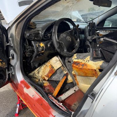 FW-EN: Fahrzeug brennt in Gewerbestraße