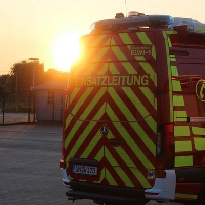 FW-WRN: Übung der Freiwilligen Feuerwehr Werne bei Hölscher Palettenservice