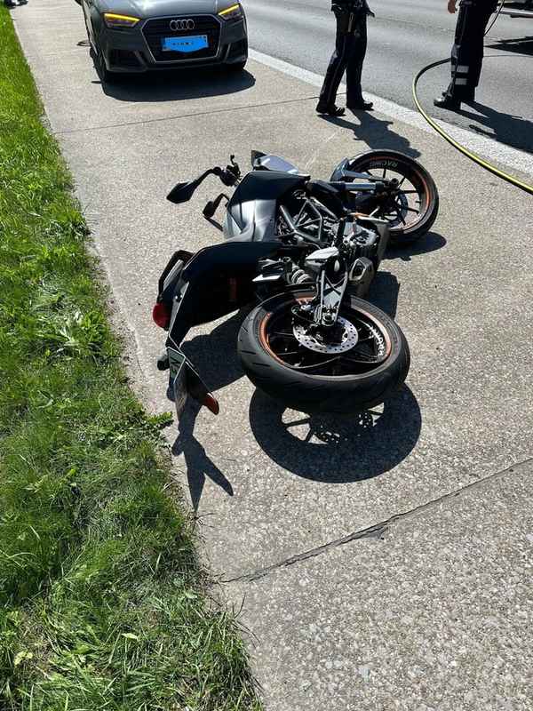 FW-EN: Motorradfahrerin verunglückt auf Autobahn