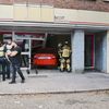 FW-E: Kleinwagen fährt in ein leerstehendes Ladenlokal