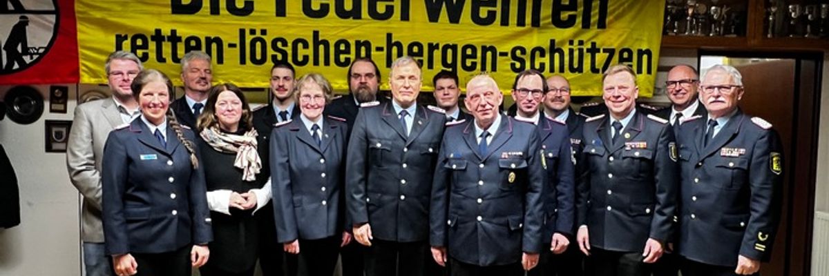 FFW Bergen: Generationswechsel bei der Ortsfeuerwehr Hassel - Torsten Neidert zum neuen Ortsbrandmeister gewählt