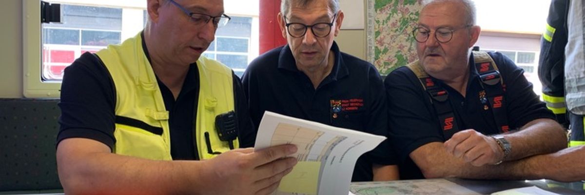 FW Mechernich: Große Übung der IuK-Kreiseinheit mit Beteiligung des ELW Kommern