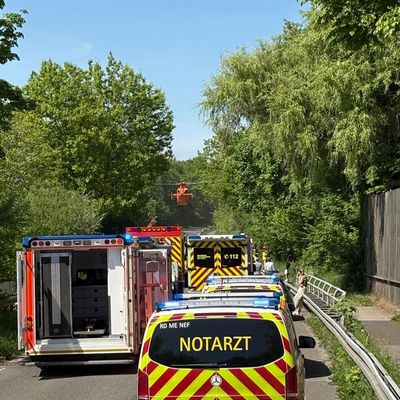 FW Mettmann: Schwerer Verkehrsunfall auf der L239 - Drei Personen verletzt.