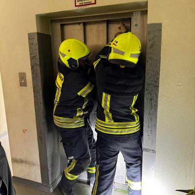 Feuerwehr MTK: 14 Einsätze, Großbrand-Unterstützung und intensive Ausbildung: Anspruchsvolle Tage für die Hattersheimer Feuerwehren