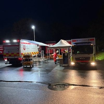 FW-Stormarn: FEU2 in Reinfeld. Brannte 30m Yacht.