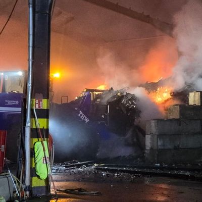 FW Dörentrup: Brand im Industriegebiet Dörentrup-Humfeld - Feuerwehr erneut im Großeinsatz