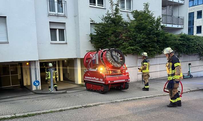 FW Stuttgart: Kleinbrand in Tiefgarage sorgt für starke Rauchentwicklung