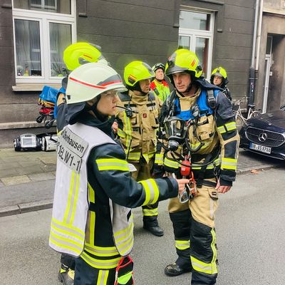 FW-OB: Brand in Mehrfamilienhaus - Feuerwehr verhindert Schlimmeres