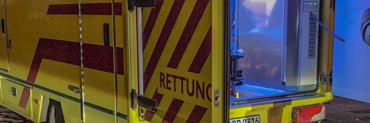 FW Dresden: Gewalt gegen Rettungskräfte - Patient bedroht Rettungskräfte und beschädigt Rettungswagen