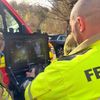 FW Menden: Feuerwehr bekämpft Waldbrand im Steilhang