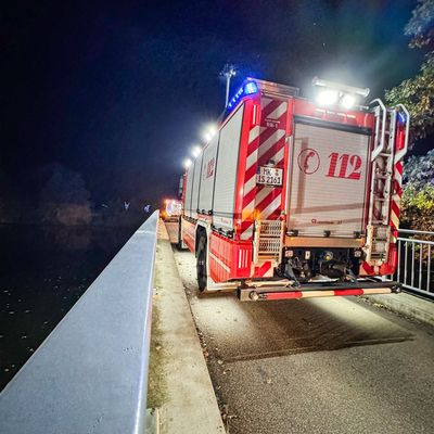 FW-MK: Person in der Ruhr - Einsatz in der Nacht zu Sonntag