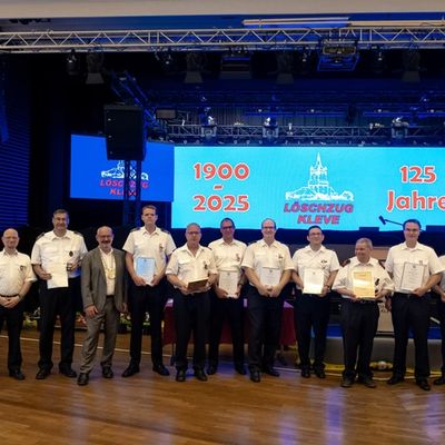 FW-KLE: Stadtfeuerwehrfest / 125 Jahre Löschzug Kleve und Musikzug