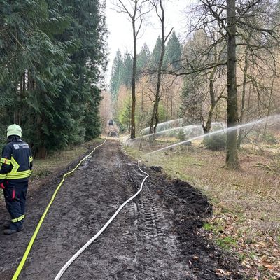 FW-GLA: Feuerwehr Gladbeck nimmt an Waldbrandübung im Waldgebiet Haard teil