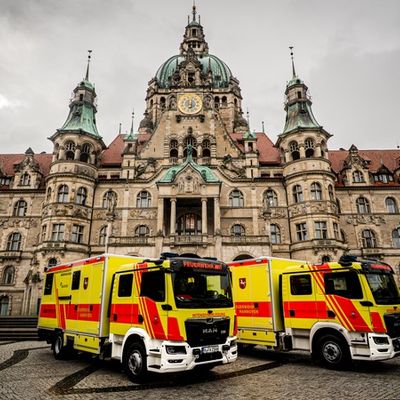 FW Hannover: Feuerwehr Hannover stellt zwei neue Intensivtransportwagen in Dienst