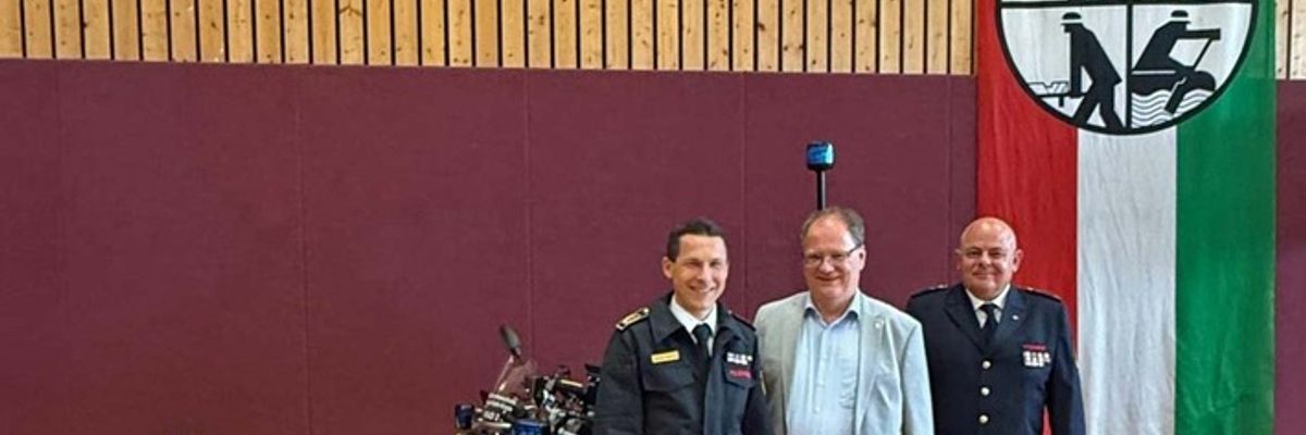 FW-EN: Traditionelles Ehrentreffen würdigt langjährigen Einsatz der Ehrenabteilungen - Martin Weber stellt sich als neuer Kreisbrandmeister vor - Olaf Schade mit silberner Ehrennadel geehrt