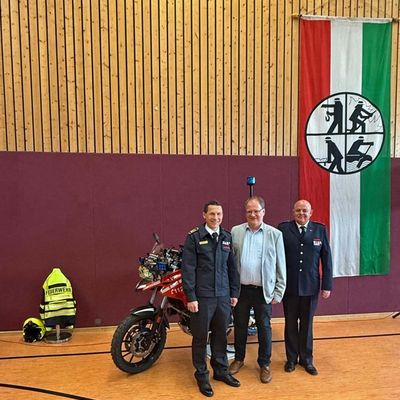 FW-EN: Traditionelles Ehrentreffen würdigt langjährigen Einsatz der Ehrenabteilungen - Martin Weber stellt sich als neuer Kreisbrandmeister vor - Olaf Schade mit silberner Ehrennadel geehrt