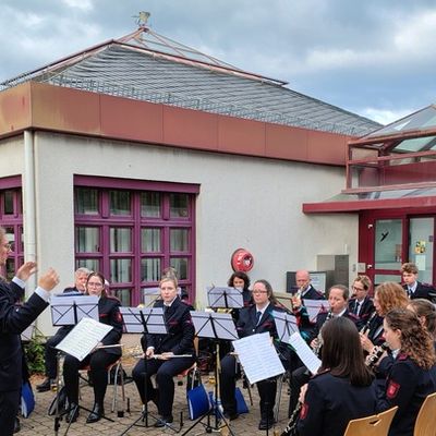 FW-Velbert: Der Musikzug der Feuerwehr Velbert auf Klangreise: Von Langenlonsheim bis ins Forum Velbert