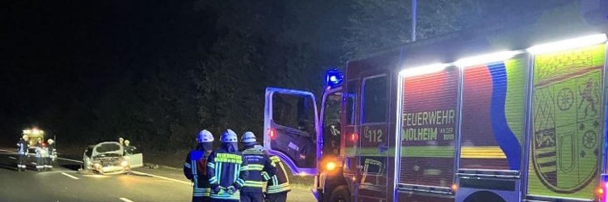 FW-MH: Verkehrsunfall A 40 Höhe AS Mülheim an der Ruhr Styrum