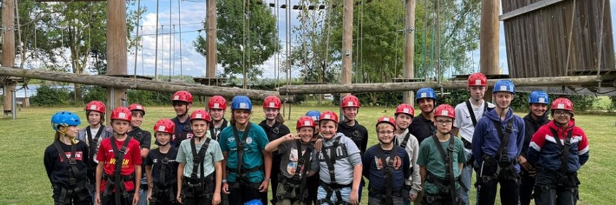 FW Xanten: Teambuilding für die Jugendfeuerwehr im Kletterpark